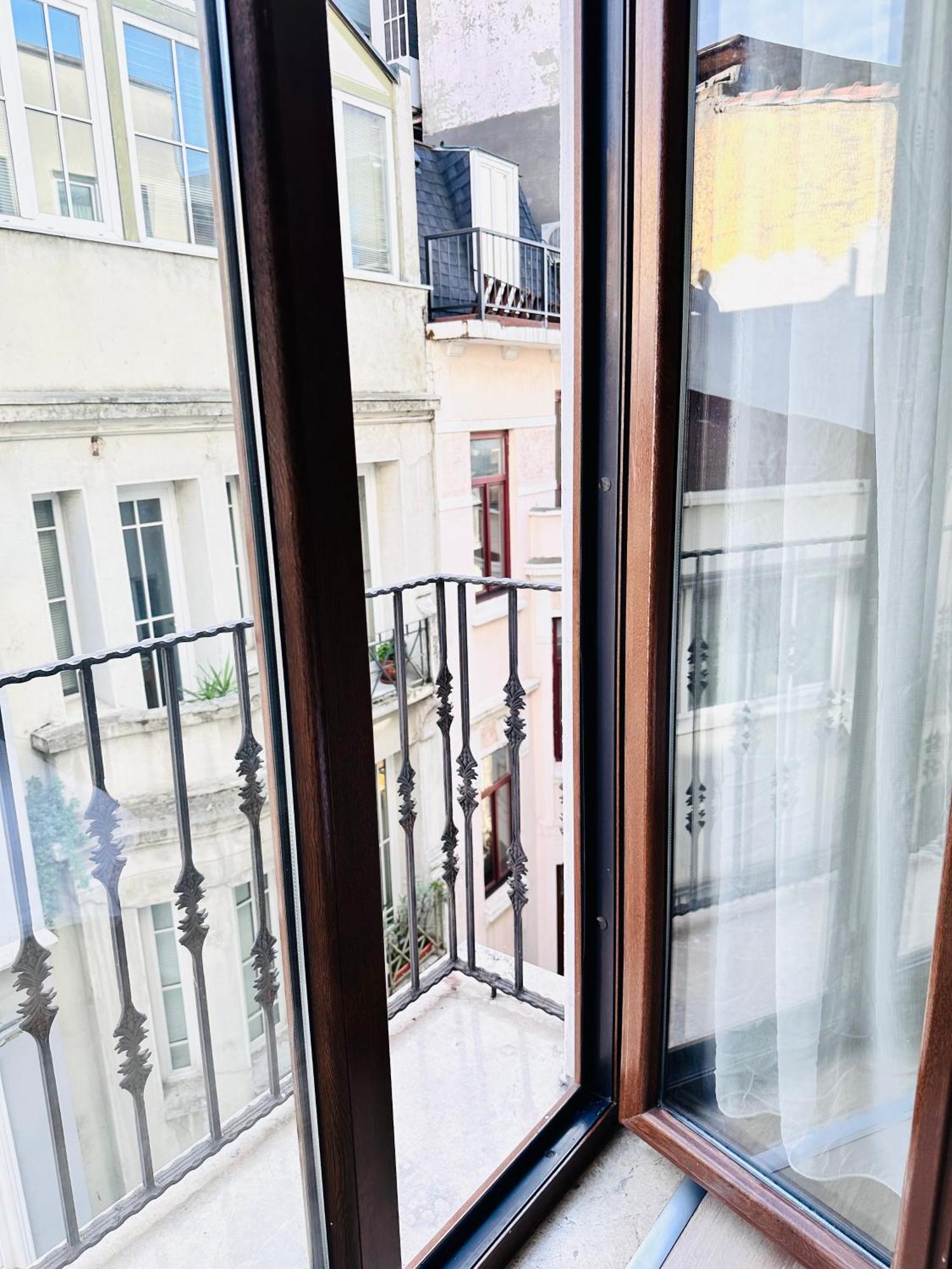 Otel Center Allyon 3*